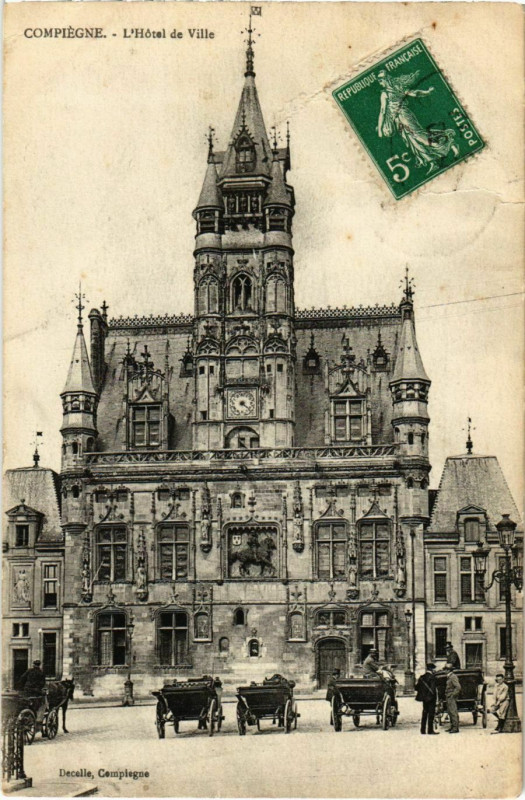 Carte postale ancienne Compiegne - L'Hotel de Ville à Compiègne