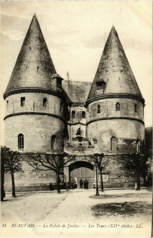 Carte postale ancienne Beauvais - Le Palais de Justice - Les Tours à Beauvais