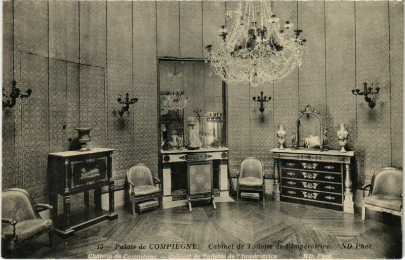 Carte postale ancienne Compiegne - Palais de Compiegne - Cabinet de Toilette à Compiègne