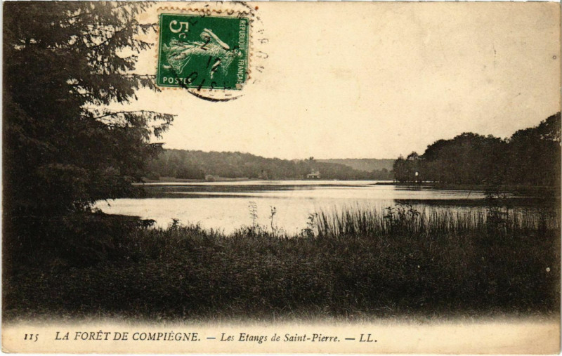 Carte postale ancienne Compiegne - La Foret de Compiegne - Les Etangs de Saint-Pierre à Compiègne