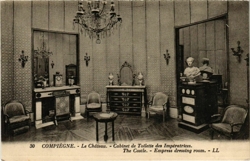 Carte postale ancienne Compiegne - Le Chateau - Cabinet de Toilette des Imperatrices à Compiègne