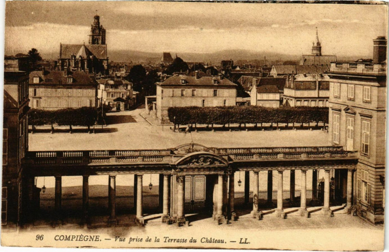 Carte postale ancienne Compiegne - Vue prise de la Terrasse du Chateau à Compiègne