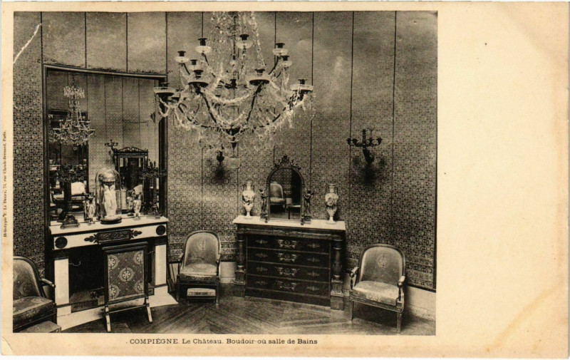 Carte postale ancienne Compiegne - Le Chateau - Boudoir ou Salle de Bains à Compiègne