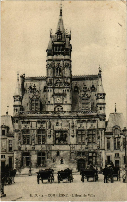 Carte postale ancienne Compiegne - L'Hotel de Ville à Compiègne