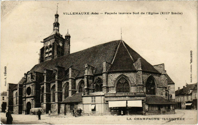 Carte postale ancienne Villenauxe- Facade laterale Sud de l'Eglise France à Ville