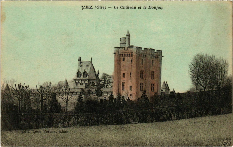 Carte postale ancienne Vez- Le Chateau et le Donjon France à Vez