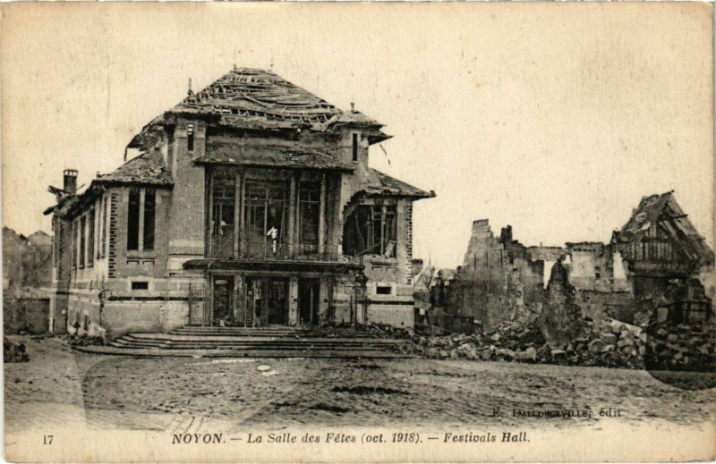 Carte postale ancienne Noyon- La Salle des Fetes France à Noyon