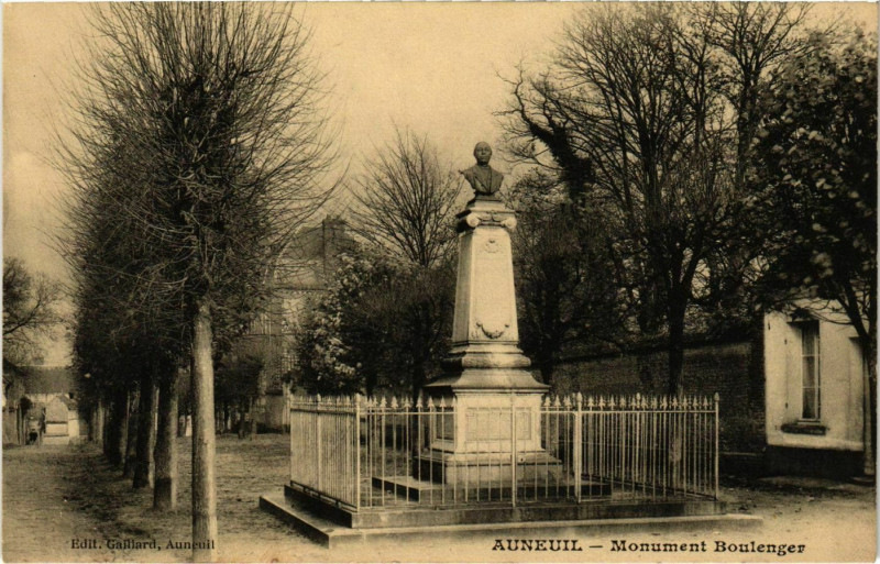 Carte postale ancienne Auneuil- Monument Boulenger France à Auneuil