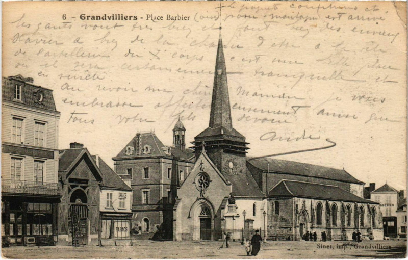 Carte postale ancienne Grandvilliers- Place Barbier France à Grandvilliers