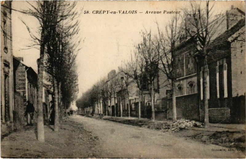 Carte postale ancienne Crepy en Valois- Avenue Pasteur France à Crépy-en-Valois