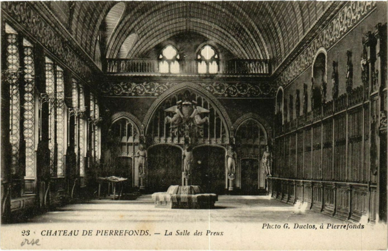 Carte postale ancienne Pierrefonds- Le Chateau , La Salle des Preux France à Pierrefonds