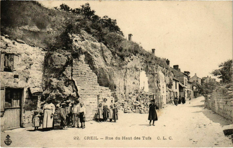 Carte postale ancienne Creil- Rue du Haut des Tufs France à Creil