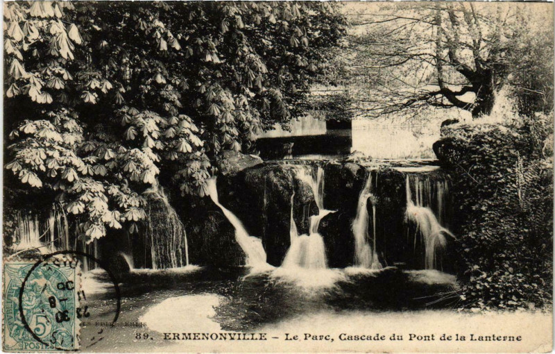 Carte postale ancienne Ermenonville- Le Parc, Cascade du Pont de la Lanterne France à Ermenonville