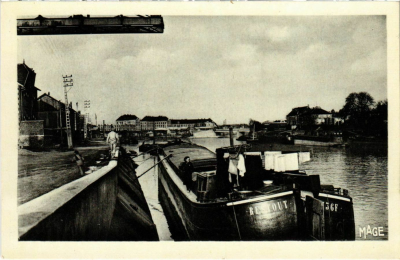 Carte postale ancienne Creil- Le Port France à Creil