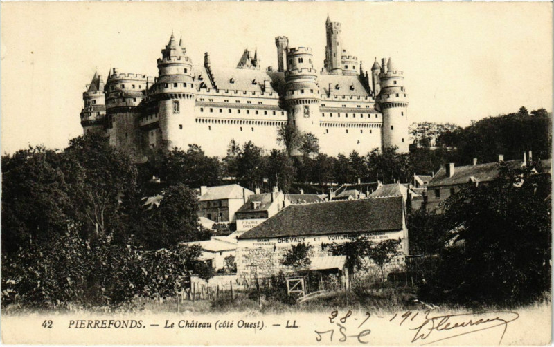 Carte postale ancienne Pierrefonds- Le Chateau France à Pierrefonds