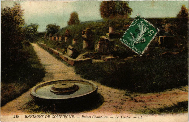 Carte postale ancienne Compiegne- Ruines Champlieu, Le Temple France à Compiègne