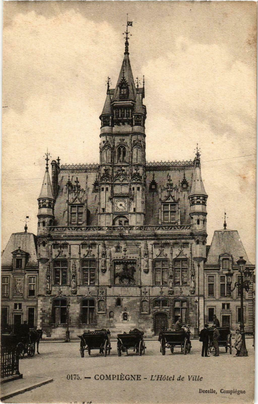 Carte postale ancienne Compiegne- Hotel de Ville France à Compiègne