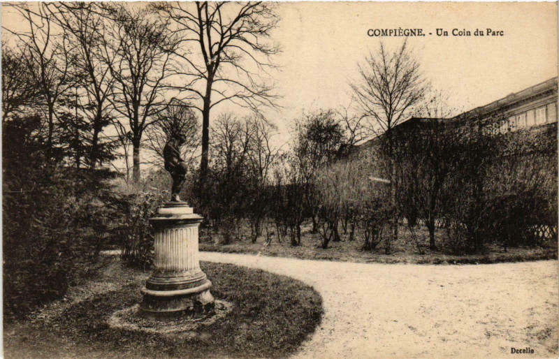 Carte postale ancienne Compiegne- Un Coin du Parc France à Compiègne