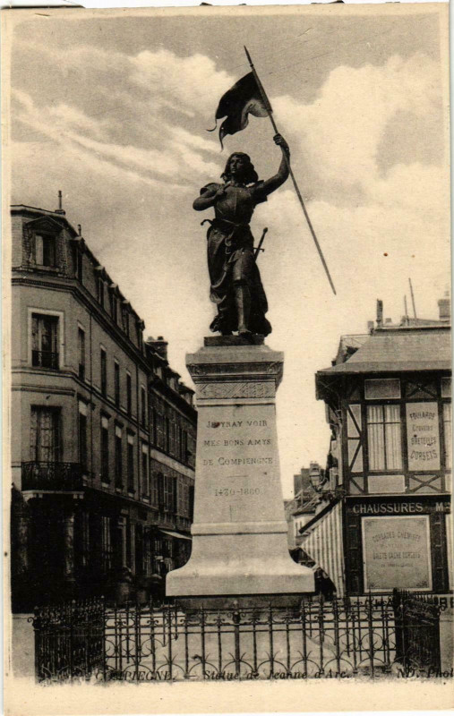 Carte postale ancienne Compiegne- Statue de Jeanne d'Arc France à Compiègne