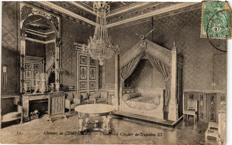 Carte postale ancienne Compiegne- Chateau, Chambre a Coucher de Napoleon Iii France à Compiègne