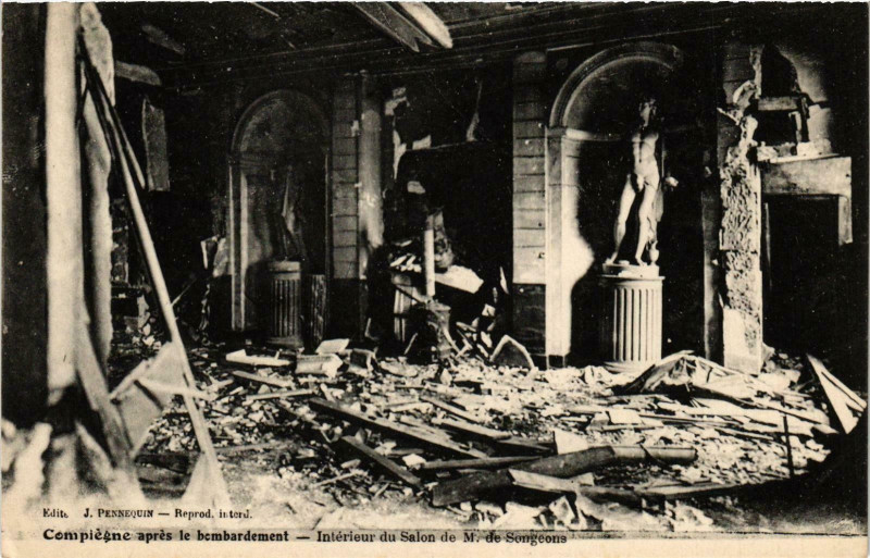 Carte postale ancienne Compiegne- apres le bombardement, Interieur du Salon France à Compiègne