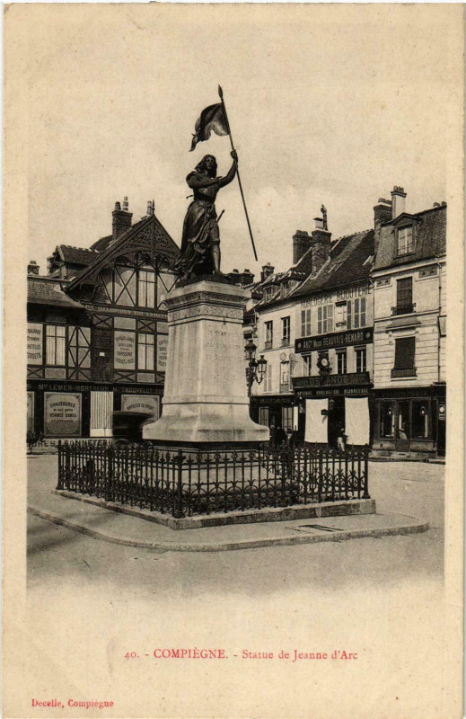 Carte postale ancienne Compiegne- Statue de Jeanne d'Arc France à Compiègne