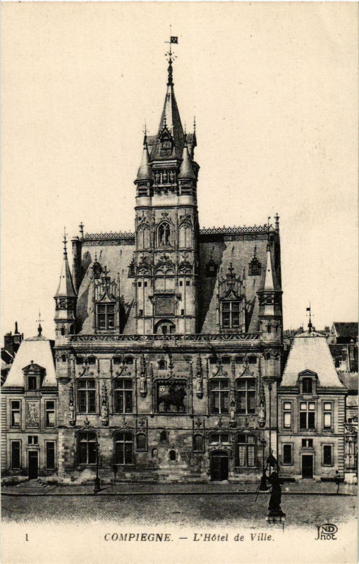 Carte postale ancienne Compiegne- Hotel de Ville France à Compiègne