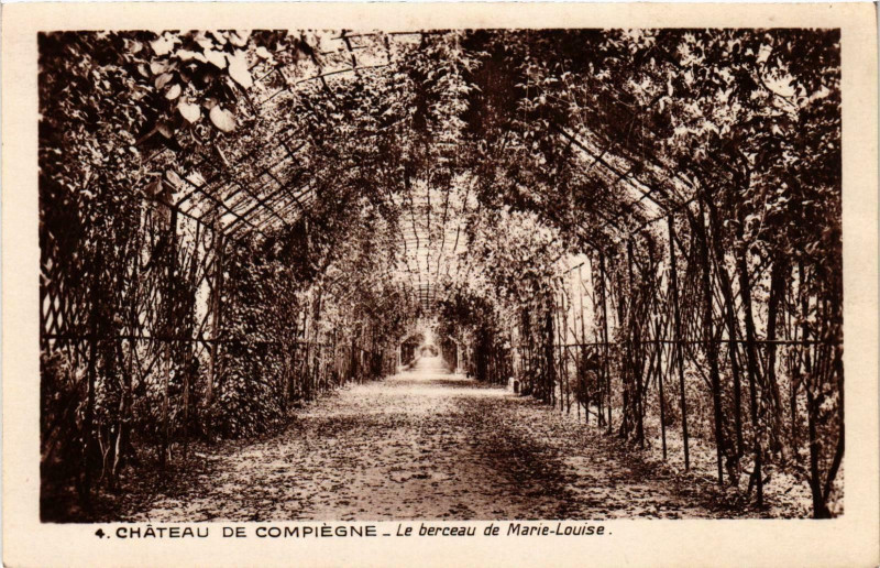 Carte postale ancienne Compiegne- Chateau, Le berceau de Marie Louise France à Compiègne