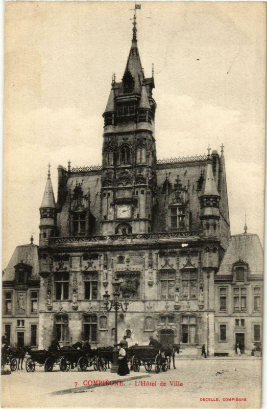 Carte postale ancienne Compiegne- Hotel de Ville France à Compiègne