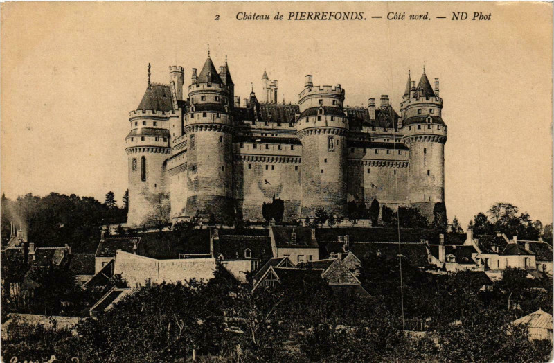 Carte postale ancienne Chateau de Pierrefonds - Cote Nord à Compiègne