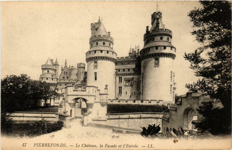 Carte postale ancienne Compiegne- Le Chateau, la Facade et entree France à Compiègne
