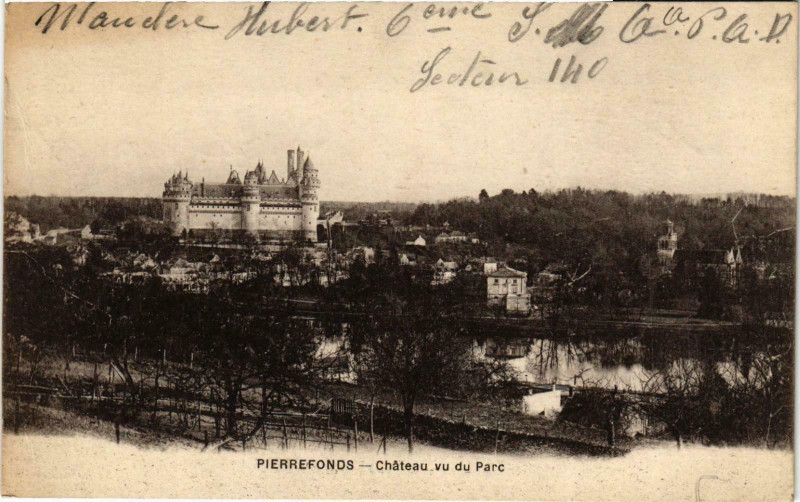 Carte postale ancienne Compiegne- Chateau vu du Parc France à Compiègne