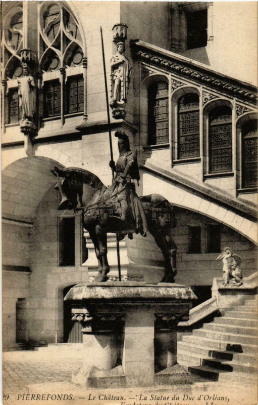 Carte postale ancienne Compiegne- Chateau, Statue du Duc d'Orleans France à Compiègne