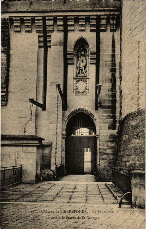 Carte postale ancienne Compiegne- Le Chateau, Le Pont Levis France à Compiègne