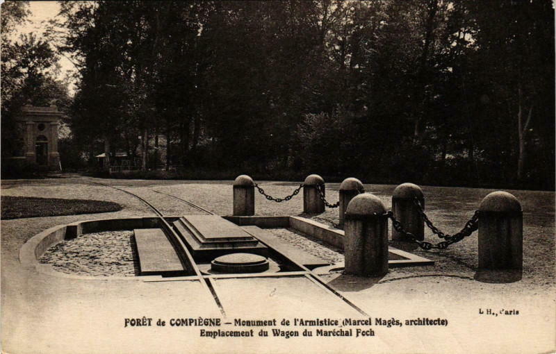 Carte postale ancienne Compiegne- Monument de l'Armistice France à Compiègne