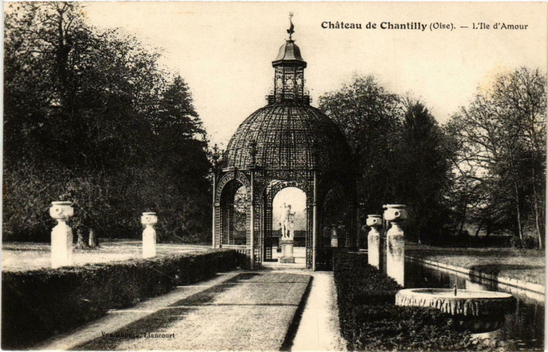 Carte postale ancienne Chantilly- Chateau, Ile d'Amour France à Chantilly