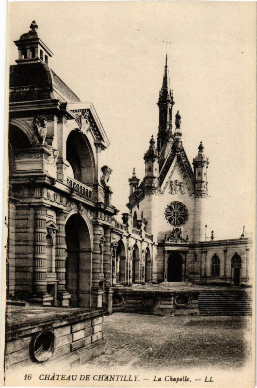 Carte postale ancienne Chantilly- Chateau , La Chapelle France à Chantilly
