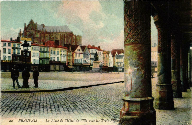 Carte postale ancienne Beauvais- Place de l'Hotel de Ville France à Beauvais
