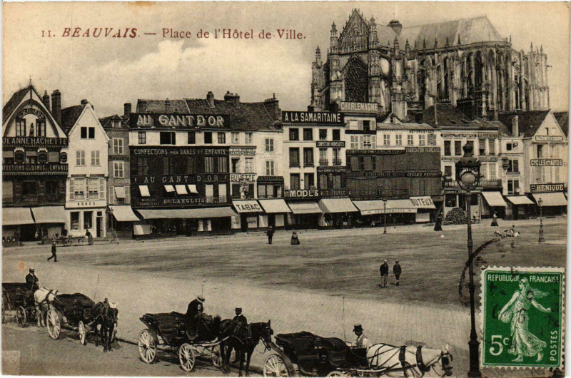 Carte postale ancienne Beauvais- Place de l'Hotel de Ville France à Beauvais