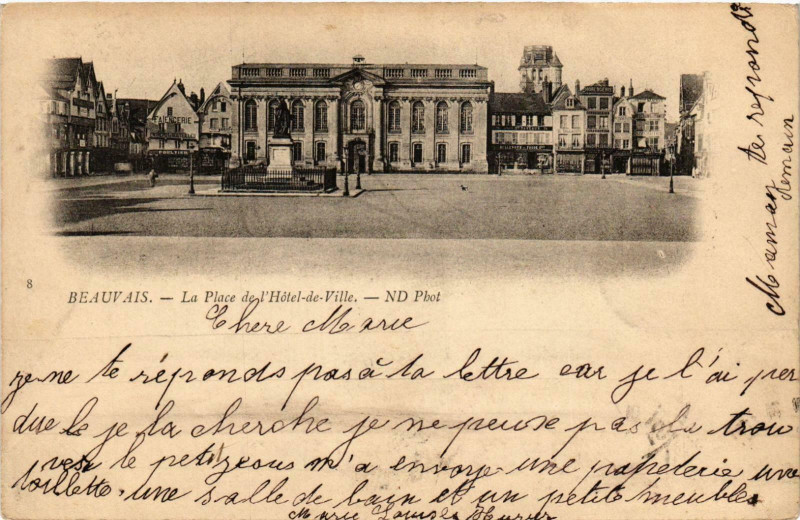 Carte postale ancienne Beauvais- Place de l'Hotel de Ville France à Beauvais