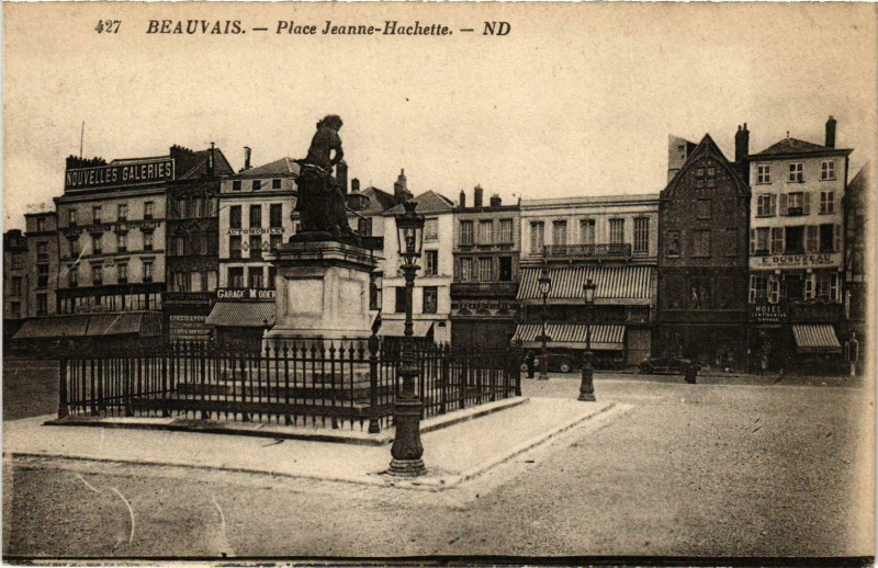 Carte postale ancienne Beauvais- Place Jeanne Hachette France à Beauvais