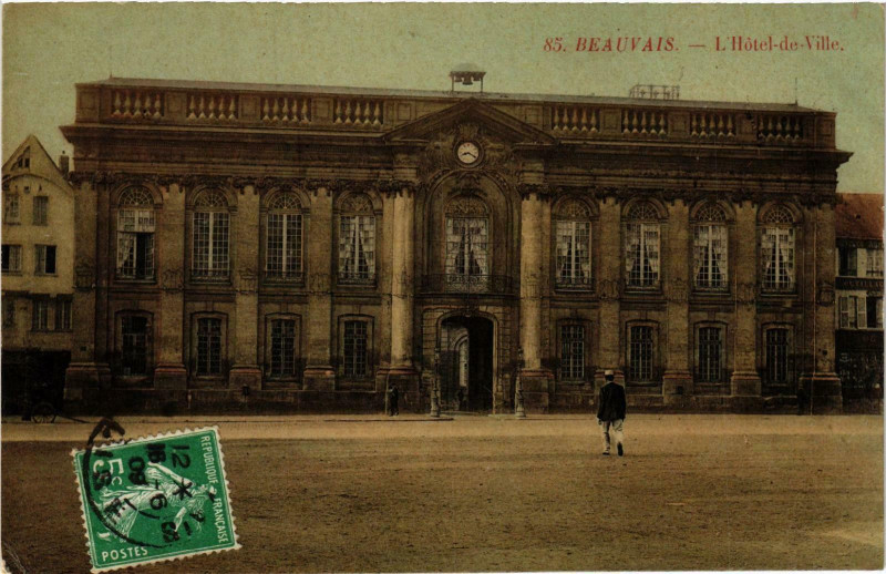 Carte postale ancienne Beauvais- Hotel de Ville France à Beauvais
