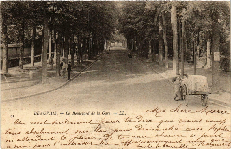 Carte postale ancienne Beauvais- Boulevard de la Gare France à Beauvais