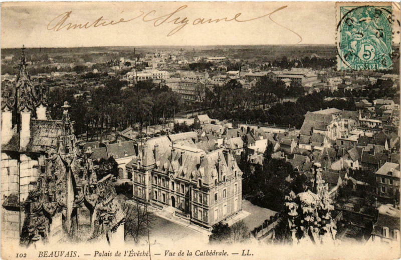 Carte postale ancienne Beauvais- Palais de l'Eveche France à Beauvais