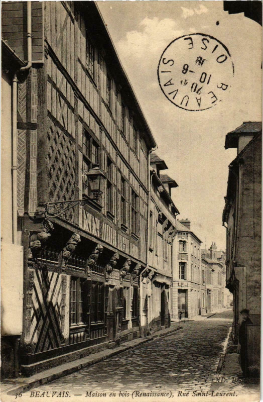 Carte postale ancienne Beauvais- Rue Saint Laurent France à Beauvais
