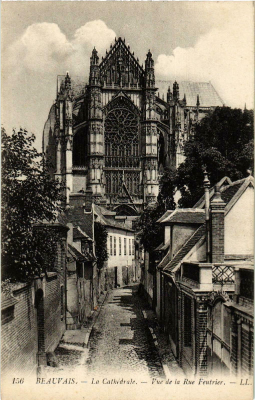 Carte postale ancienne Beauvais- Cathedrale , vue de la Rue Feutrier France à Beauvais