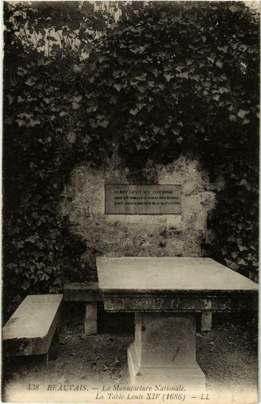 Carte postale ancienne Beauvais- La Manufacture Nationale , La Table Louis Xiv France à Beauvais