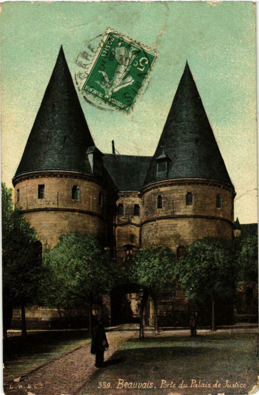 Carte postale ancienne Beauvais- Porte du Palais de Justice France à Beauvais