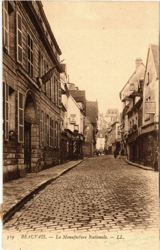 Carte postale ancienne Beauvais- La Manufacture Nationale France à Beauvais