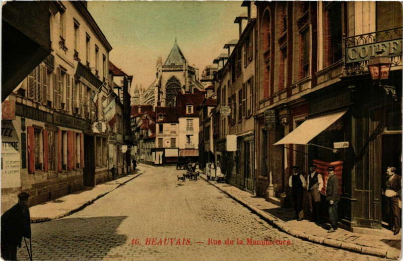 Carte postale ancienne Beauvais Rue de la Manufacture à Beauvais